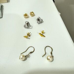 NWOT Set of tiny earrings